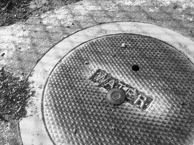 manhole4